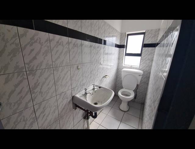 INDUSTRIAL PROPERTY TO RENT IN HALFWAY HOUSE